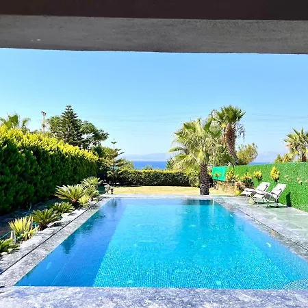 ヴィラ Sea Front Private With Salt Pool *