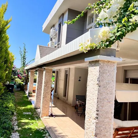 Sea Front Private With Salt Pool Çeşme