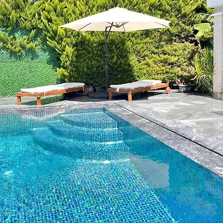 Villa Sea Front Private With Salt Pool